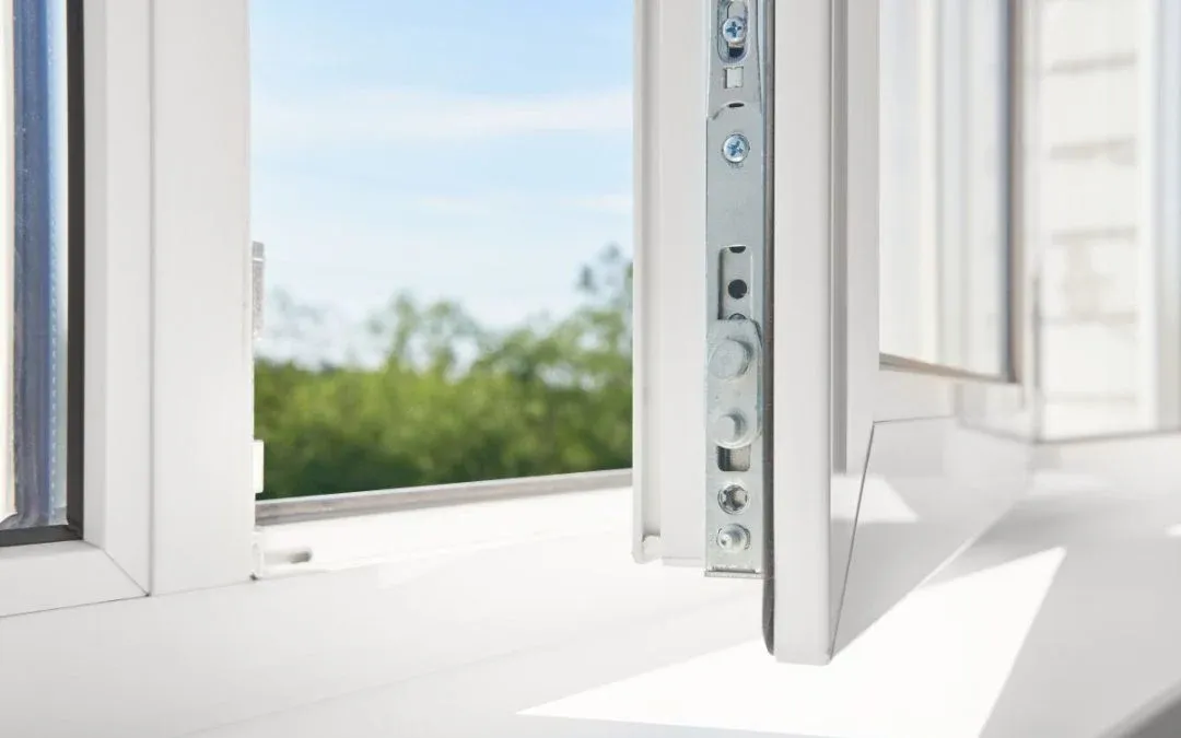Mekanisme multi-point locking pada frame jendela uPVC